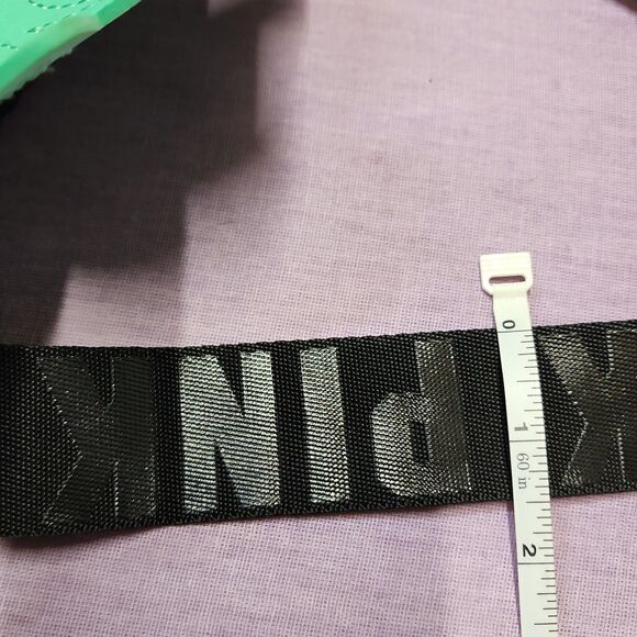 Victoria's Secret PINK limited-edition pineapple-themed insulated cooler bag - Picture 9 of 9